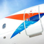 kompanija-slava-ispolzuet-zatemnennye-superjet-100-dlja-perevozki-futbolistov-c928008